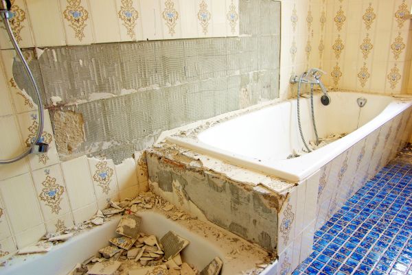 Bathtub Demolition in Simi Valley